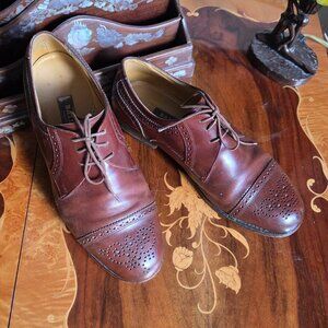 Bally Men’s Wingtips Oxford leather shoes